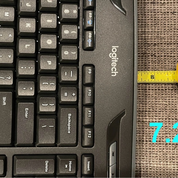 Logitech Wireless Computer Keyboard - Picture 5 of 7